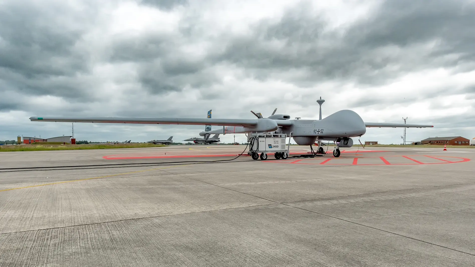 Aufrüstung der Bundeswehr Eine Drohne des Typs Heron TP