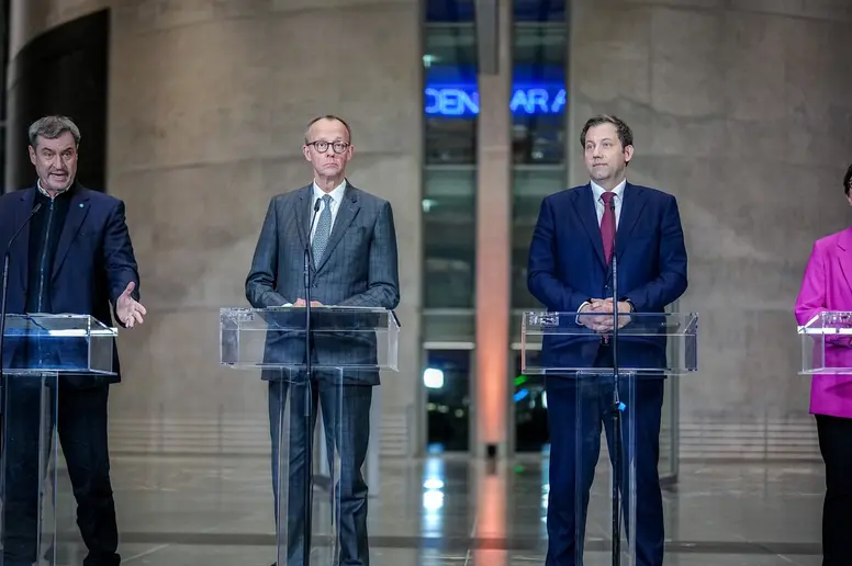 Pressekonferenz der Parteichefs von Union und SPD 