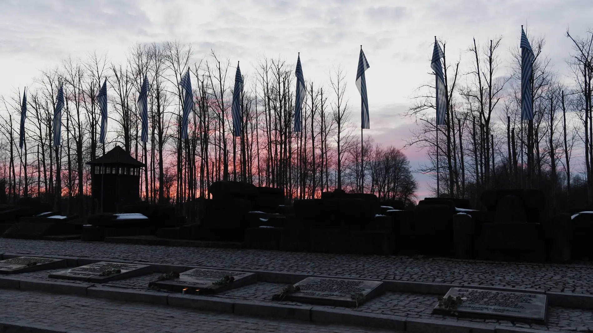 Sonnenuntergang in der Gedenkstätte Auschwitz-Birkenau