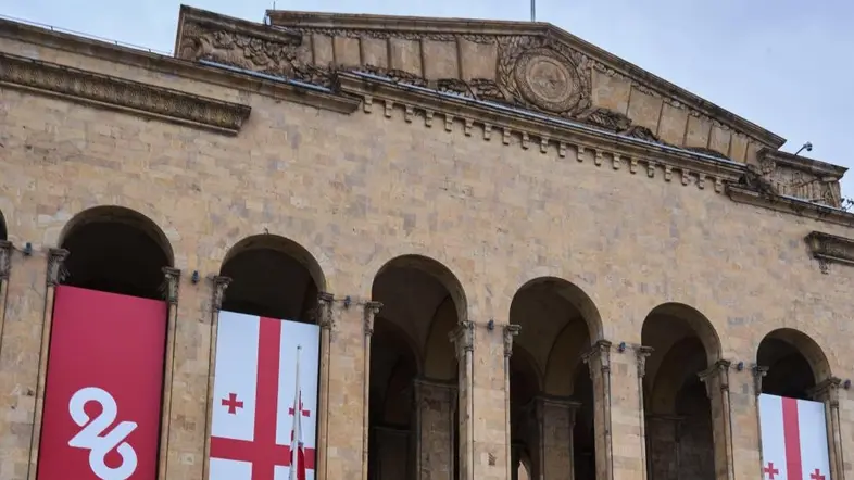 Parlamentsgebäude am Rustawelis Gamsiri, Tiflis