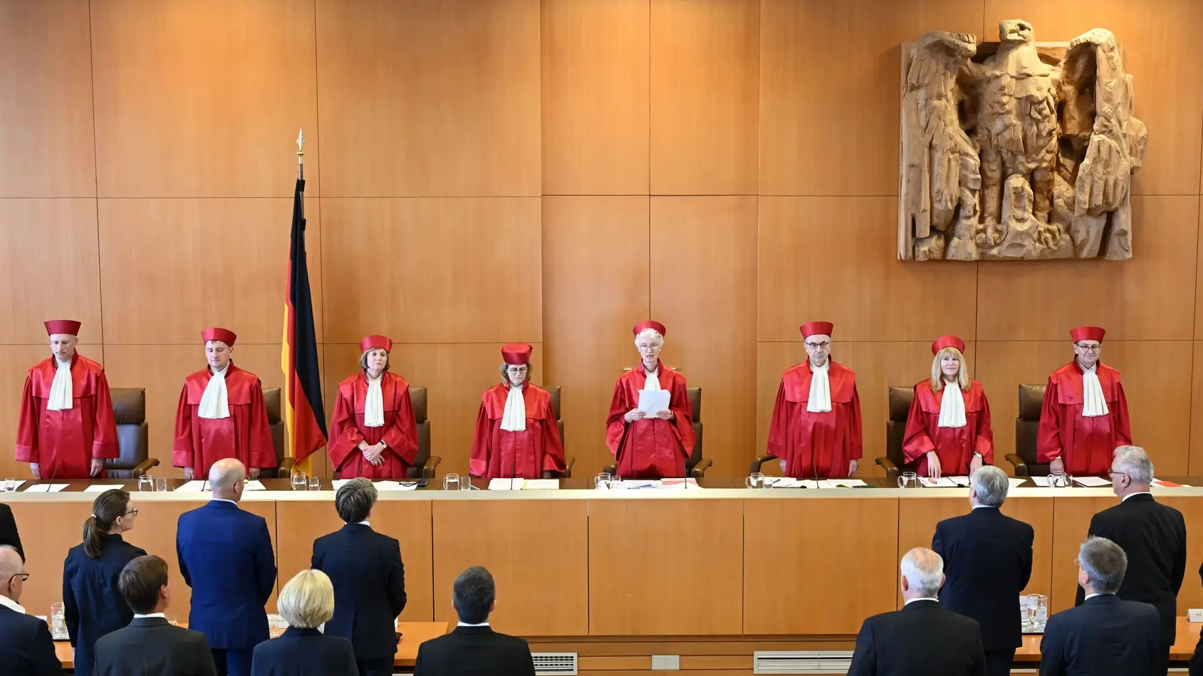 Die Richter des Zweiten Senats bei der Urteilsverkündung in Karlsruhe