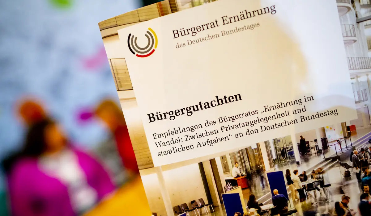 Der Bürgerrat „Ernährung im Wandel“ überreicht dem Bundestag sein Gutachten.