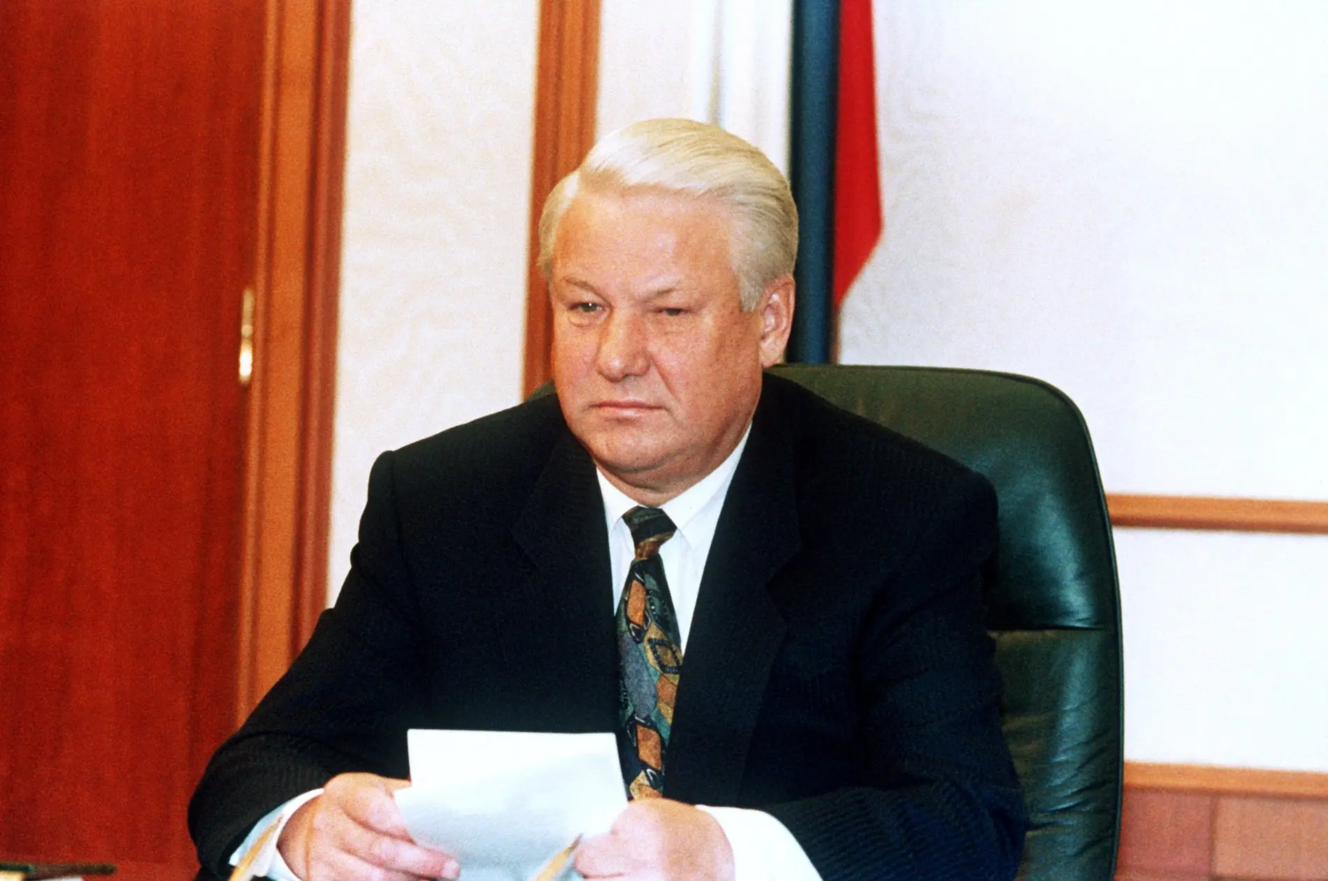 Das Bild zeigt den russischen Präsidenten Boris Jelzin am 4. Oktober 1993 bei einer TV-Ansprache.