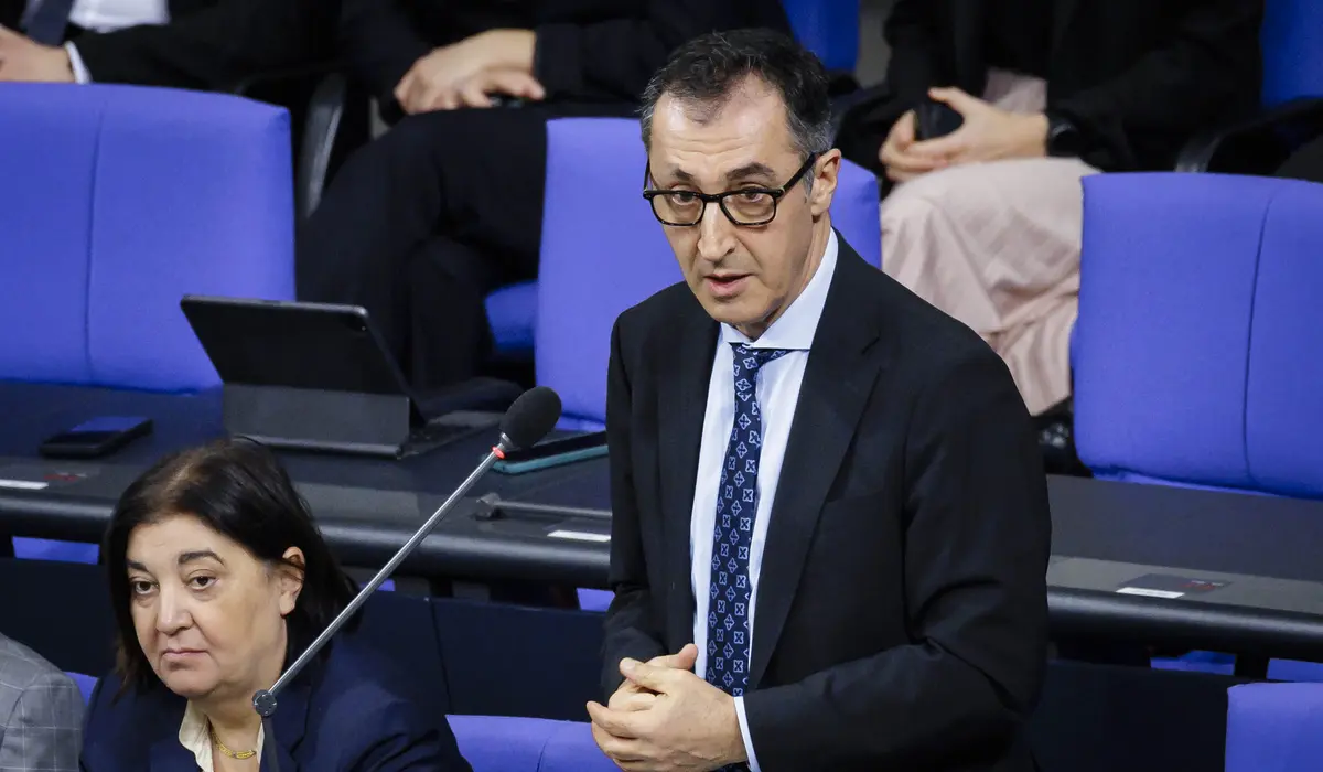 Cem Özdemir bei einer Regierungsbefragung im Bundestag.