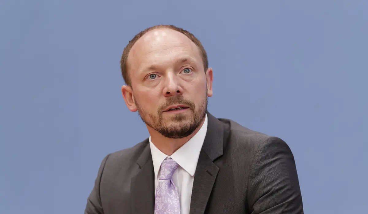 Marco Wanderwitz während der Bundespressekonferenz