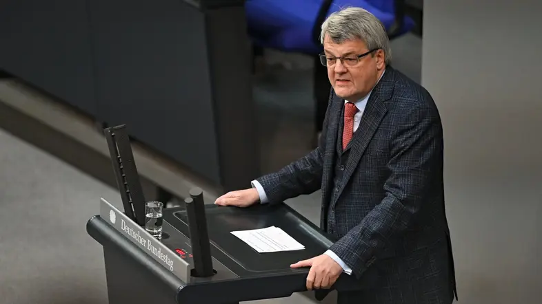 Reinhard Houben am Rednerpult