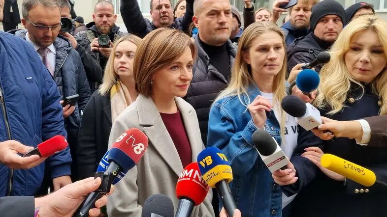 Die moldauische Präsidentin Maia Sandu spricht mit Journalisten 