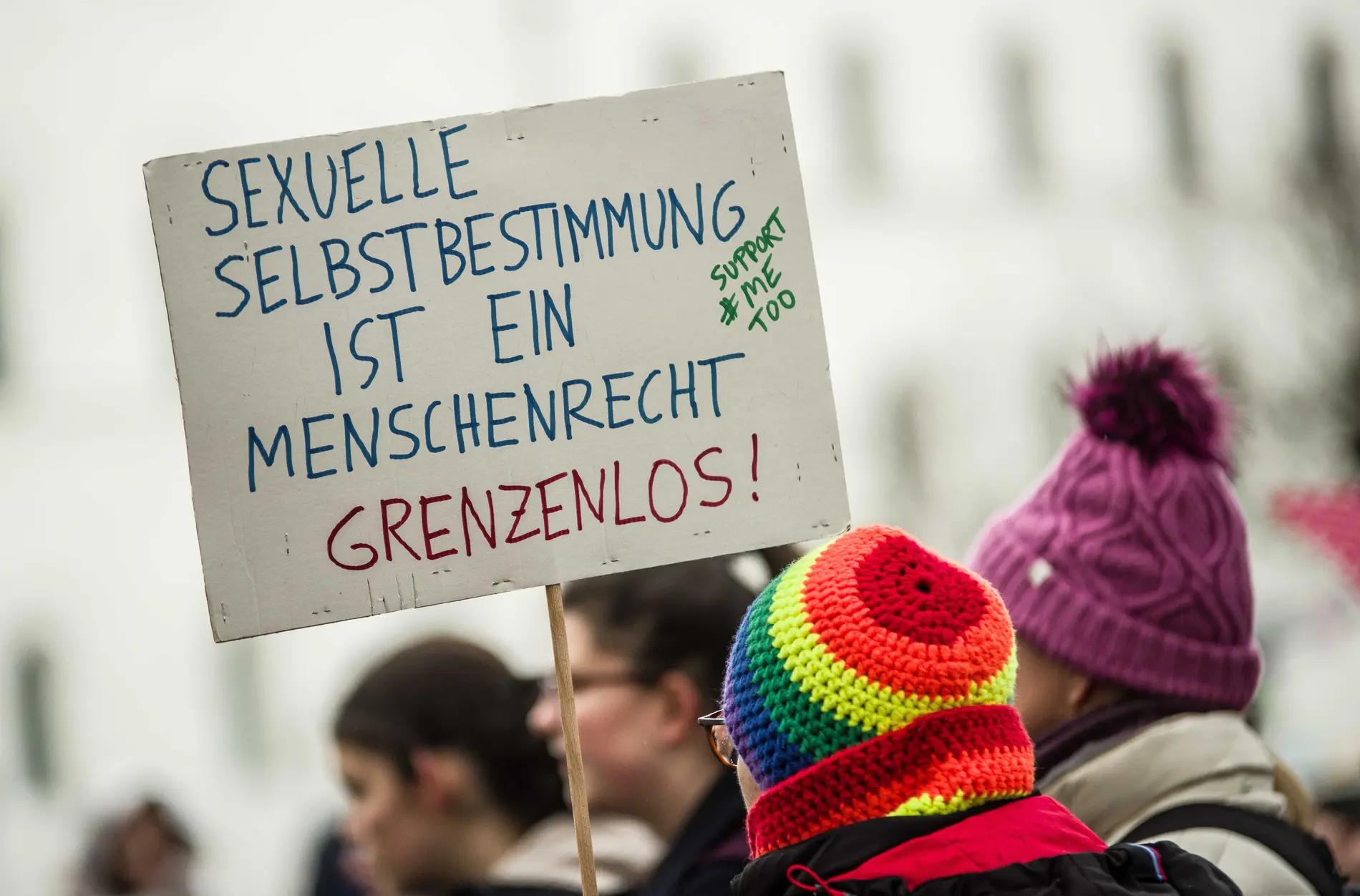 Plakat mit der Aufschrift "Sexuelle Selbstbestimmung ist ein Menschenrecht"