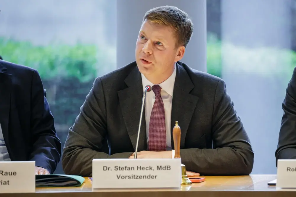 Stefan Heck während einer Sitzung des Untersuchungsausschusses.