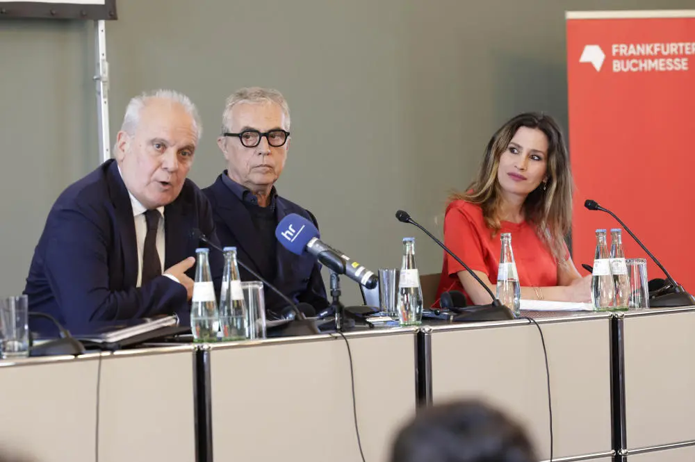 Mauro Mazza, Stefano Boeri und Incoronata Boccia während eine Presseveranstaltun