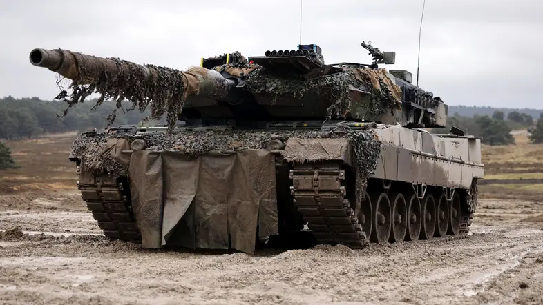 Ein Leopard 2 A6 Kampfpanzer in der Generalfeldmarschall-Rommel-Kaserne.