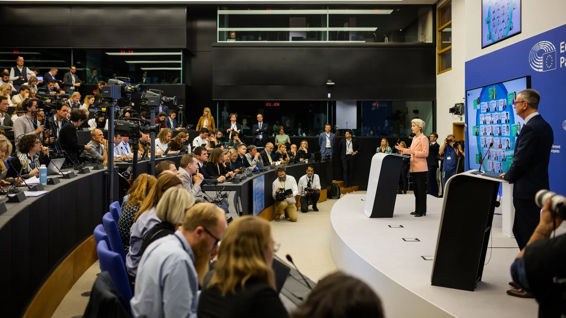 Ursula von der Leyen bei der Pressekonferenz in Straßburg.