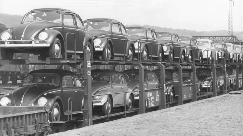 Transport von Personenwagen in das Saarland.