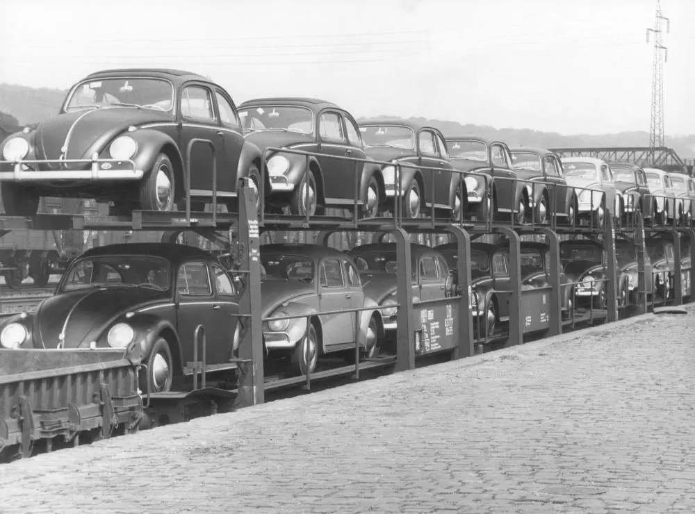 Transport von Personenwagen in das Saarland.