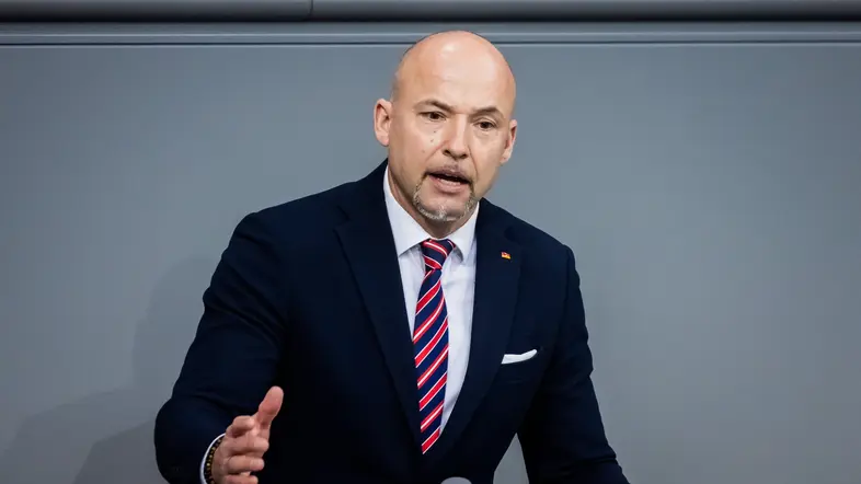 Alexander Hoffmann während seiner Rede im Bundestag