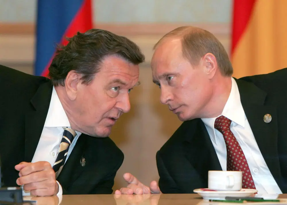 Russlands Präsident Wladimir Putin und Ex-Bundeskanzler Gerhard Schröder.