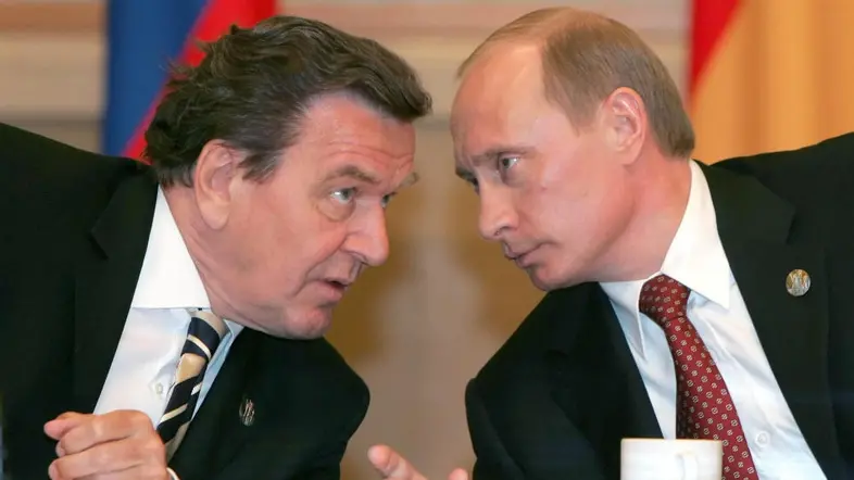 Russlands Präsident Wladimir Putin und Ex-Bundeskanzler Gerhard Schröder.