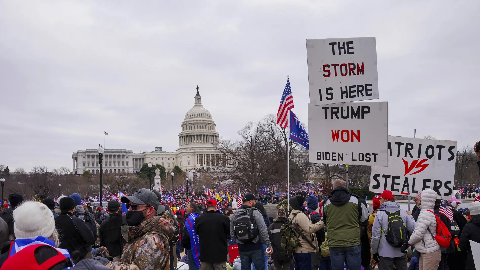 6. Januar 2021: Trump-Anhänger vor dem Sturm auf das Kapitol in Washington. 