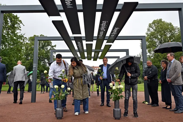 Denkmal für die NSU-Opfer vor dem Thüringer Landtag