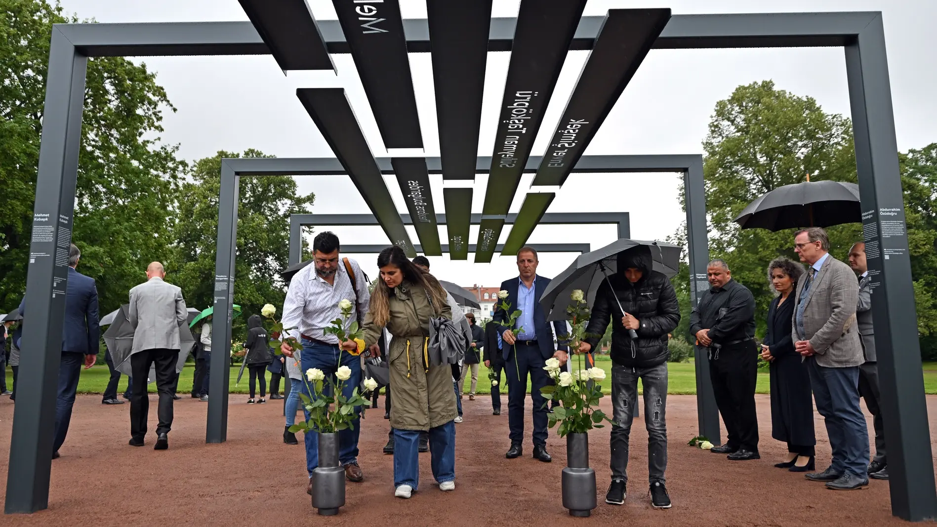 Denkmal für die NSU-Opfer vor dem Thüringer Landtag