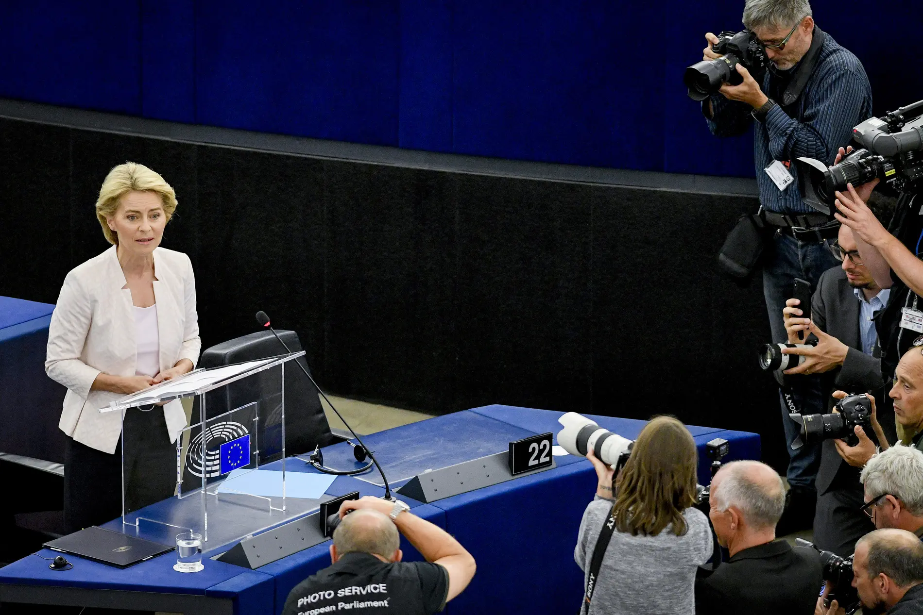 Die neu gewählte Kommissionspräsidentin Ursula von der Leyen hält eine Ansprache.