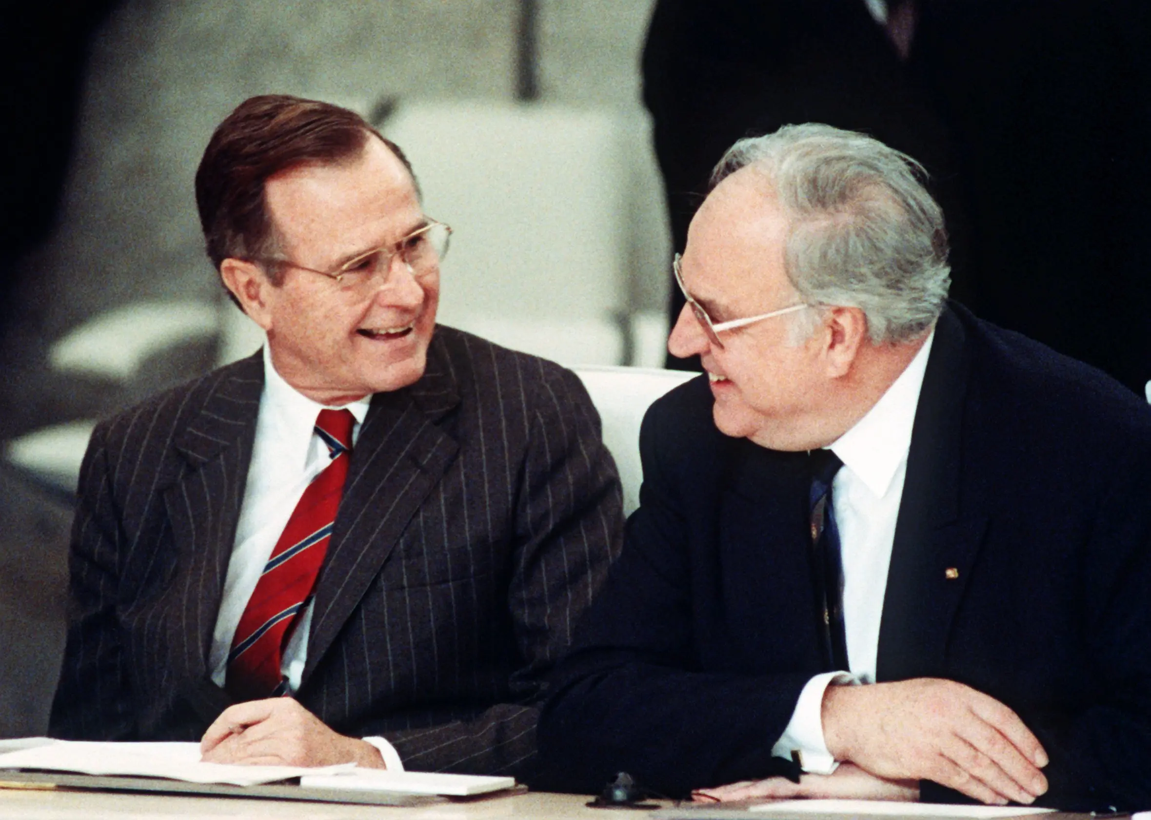 George Bush und Helmut Kohl im Gespräch