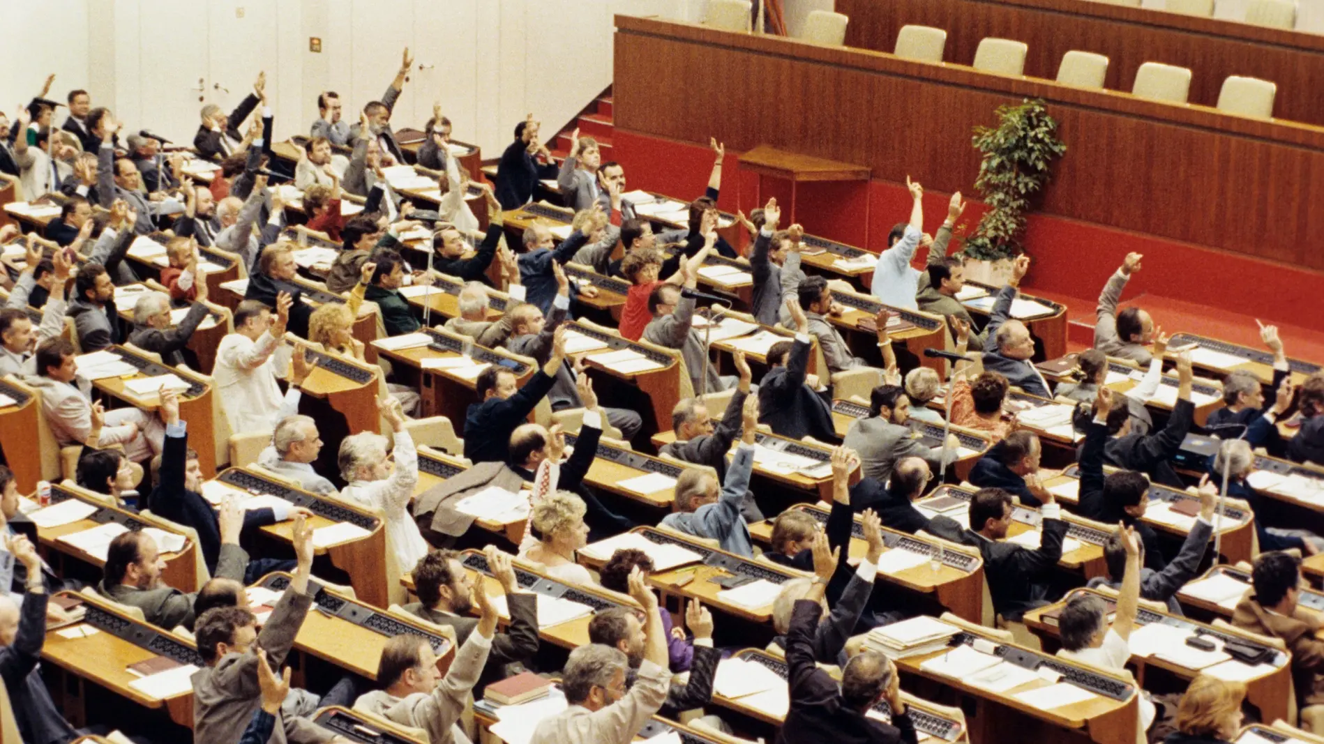 Wie die Volkskammer den Weg zur deutschen Einheit ebnete