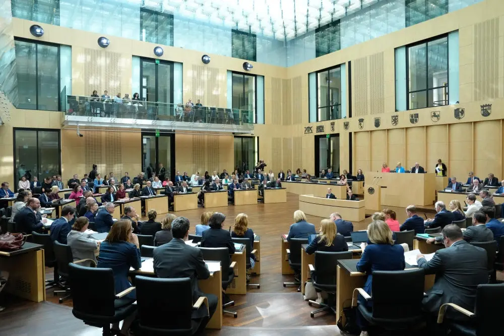 Blick in den Plenarsaal des Bundesrates bei der 1046. Plenarsitzung in Berlin.