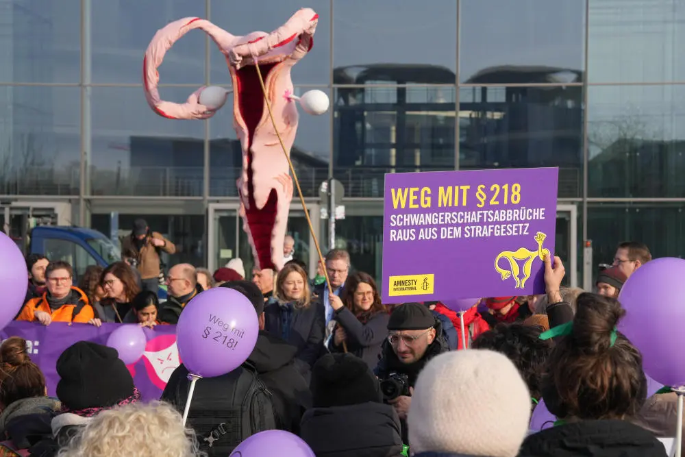 Demonstration vor dem Pau-Löbe-Haus in Berlin