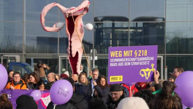 Demonstration vor dem Pau-Löbe-Haus in Berlin