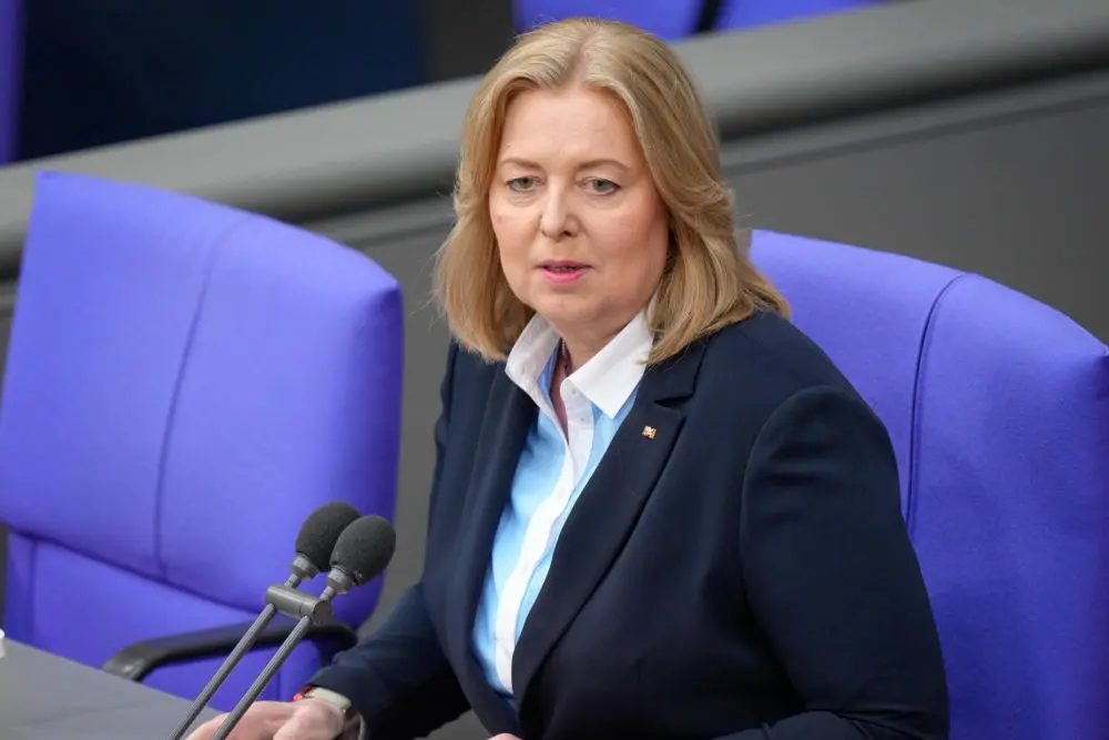 Baerbel Bas die Praesidentin des Deutschen Bundestag, Bundestagspraesidentin im Portrait auf dem Vorsitz bei der 181. Sitzung des Deutschen Bundestag in Berlin, 04.07.2024