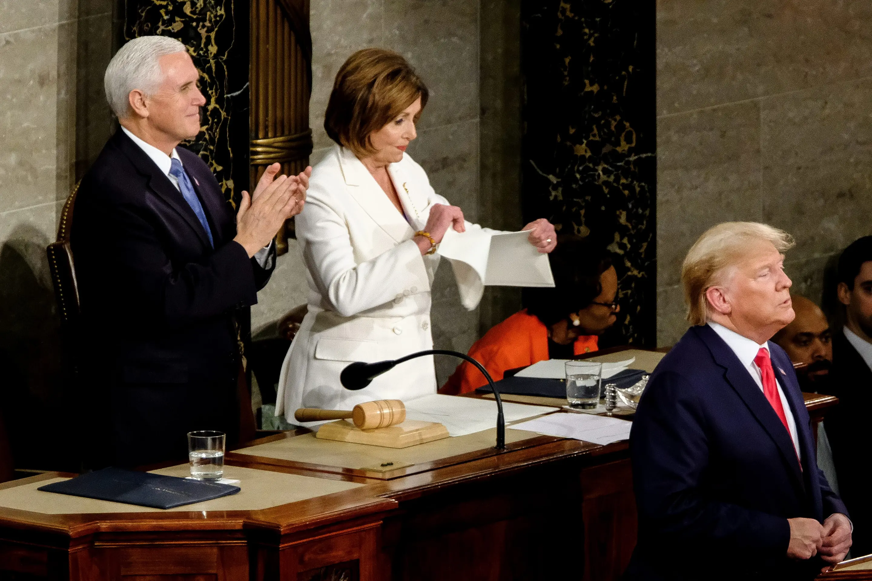 Nancy Pelosi während der Rede Donald Trumps vor dem Kongress.