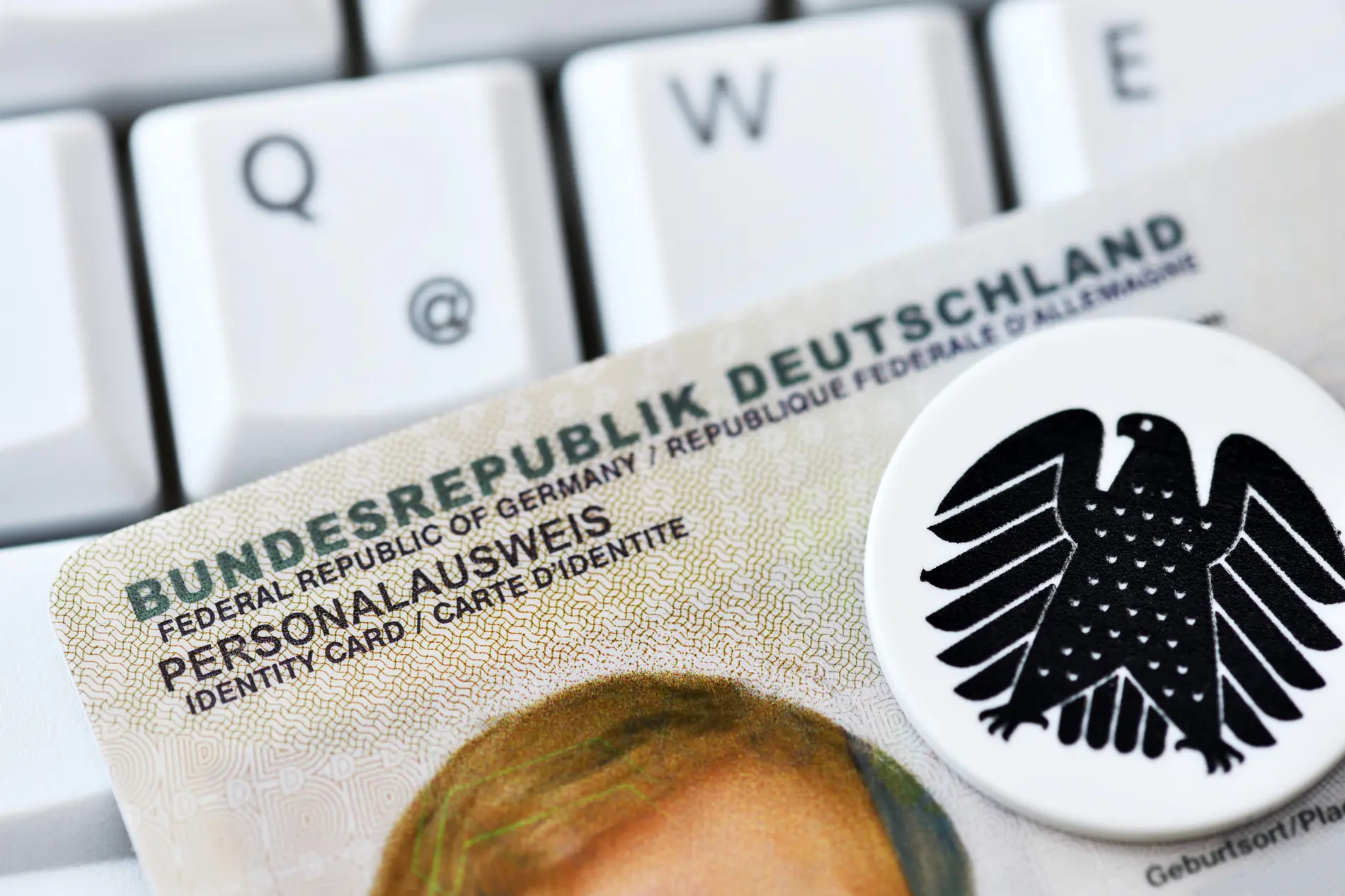 Deutscher Personalausweis mit Online-Ausweisfunktion