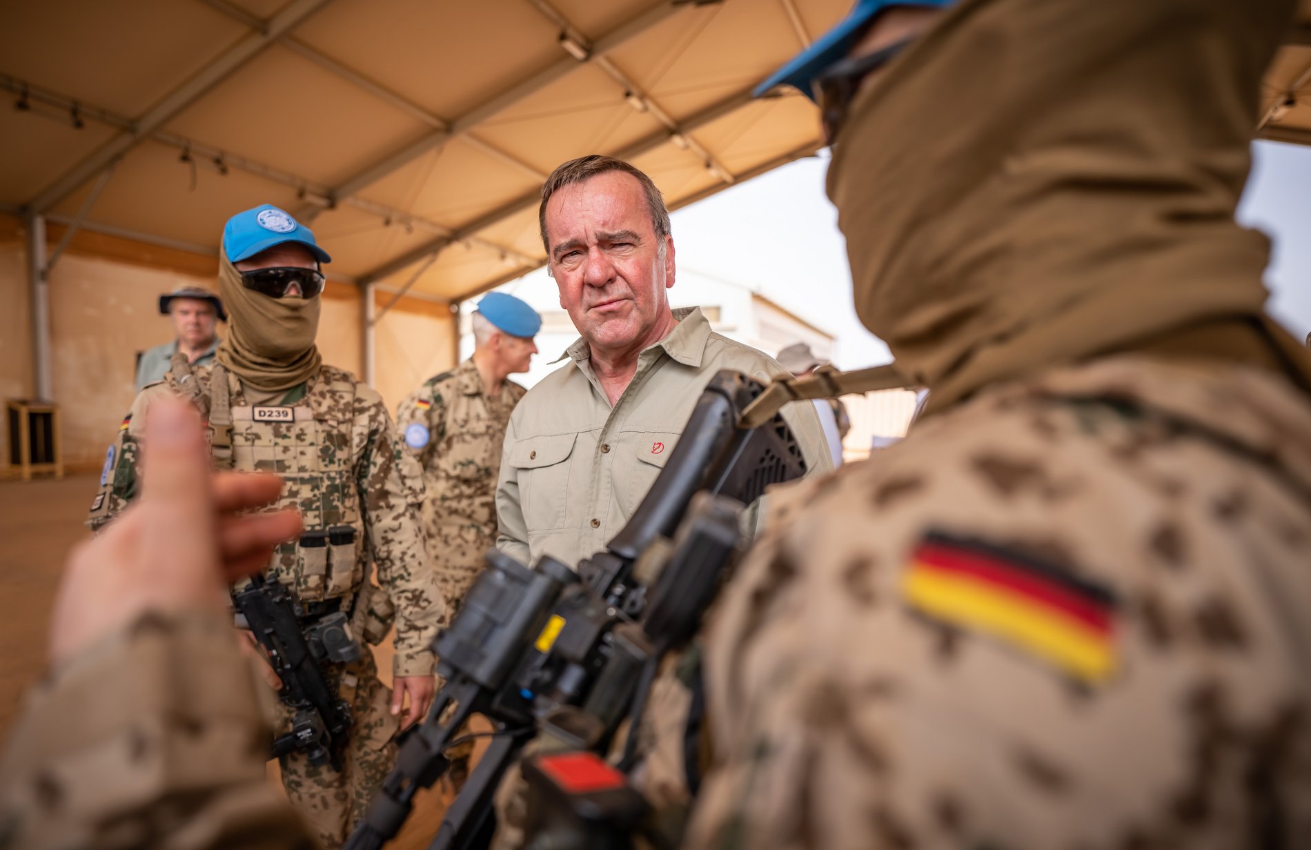 Verteidigungsminister, Boris Pistorius, im Bundeswehr Feldlager Camp Castor in Mali.